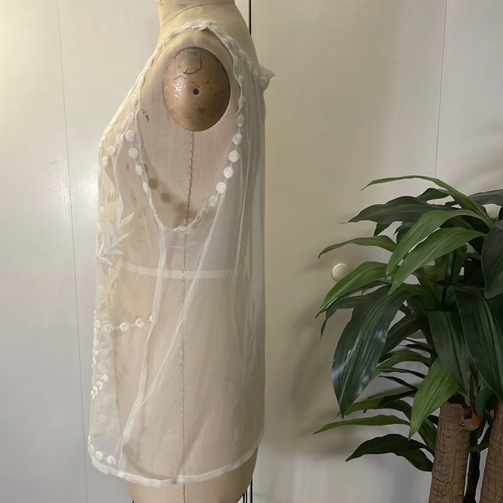 Lauren Conrad sheer sleeveless embroidered blouse - Picture 4 of 6